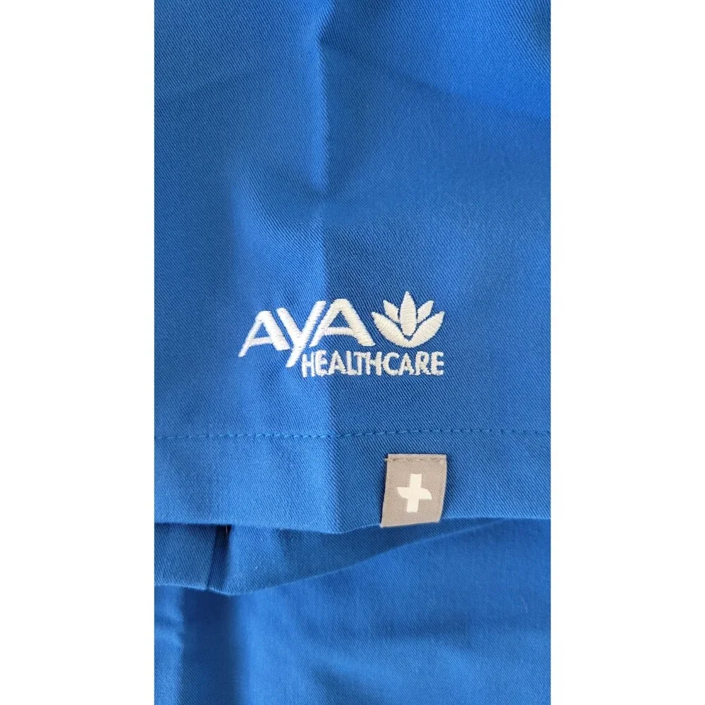 Men's Figs Scrubs Leon Two Pocket Top & Axim 2.0 Cargo Pants